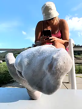 Snapshot of Teafeet chatting on 22, 7, 2026 Teafeet online show from 22, 7, 2026