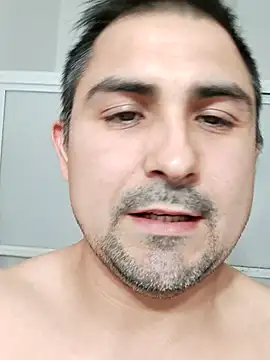 Snapshot of Bradd_32 chatting on 2, 10, 2025 Bradd 32 online show from 2, 10, 2025