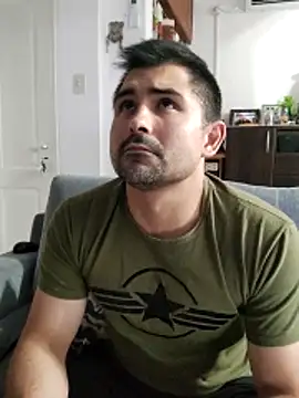 Snapshot of Bradd_32 chatting on 20, 12, 2025 Bradd 32 online show from 20, 12, 2025