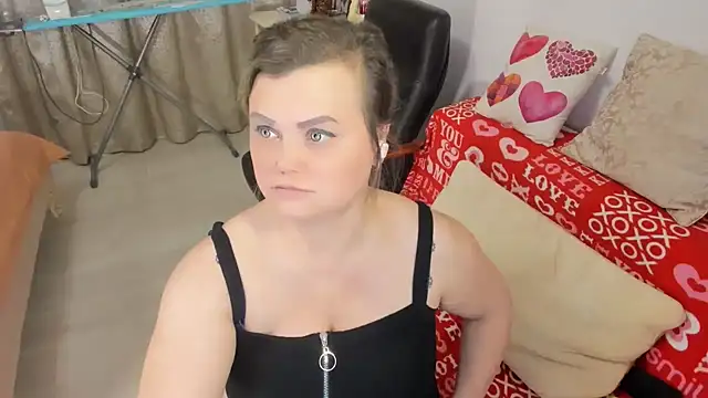 Snapshot of MildMature chatting on 11, 12, 2024 MildMature online show from 11, 12, 2024