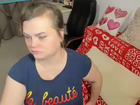 Snapshot of MildMature chatting on 13, 12, 2024 MildMature online show from 13, 12, 2024