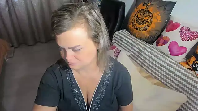 Snapshot of MildMature chatting on 27, 9, 2025 MildMature online show from 27, 9, 2025