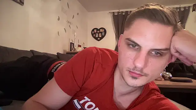 Snapshot of Sweetbooy90 chatting on 8, 1, 2026 Sweetbooy90 online show from 8, 1, 2026