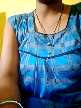 Snapshot of Daisygirl9 chatting on 17, 10, 2025 Daisygirl9 online show from 17, 10, 2025