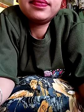 Snapshot of Daisygirl9 chatting on 21, 10, 2025 Daisygirl9 online show from 21, 10, 2025