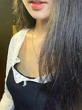 Snapshot of Nhinhi18 chatting on 1, 5, 2026 Nhinhi18 online show from 1, 5, 2026