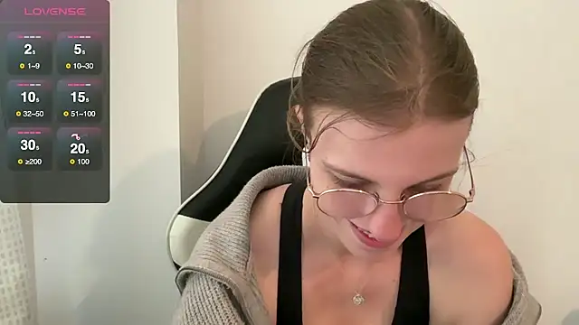 BustyKellyXXX online show from 6, 11, 2025