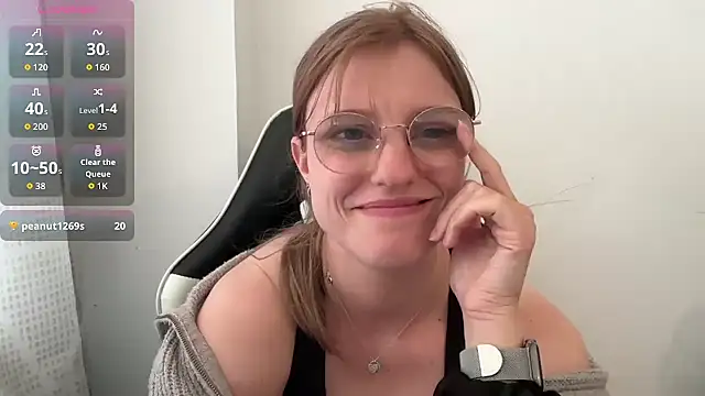 Snapshot of BustyKellyXXX chatting on 10, 6, 2026 BustyKellyXXX online show from 10, 6, 2026