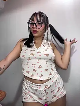 Snapshot of Maddy_w chatting on 18, 6, 2026 Maddy w online show from 18, 6, 2026