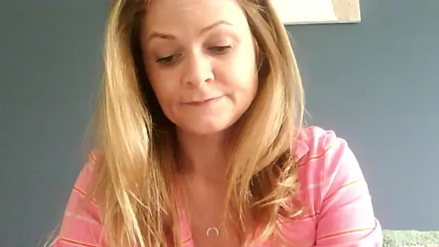 Snapshot of Ginger-bb chatting on 27, 4, 2026 Ginger-bb online show from 27, 4, 2026