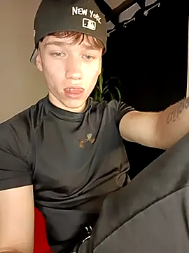 Snapshot of Logan_sixxer chatting on 18, 9, 2025 Logan sixxer online show from 18, 9, 2025