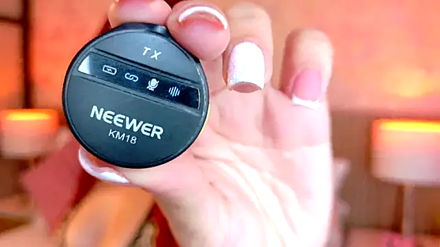 Snapshot of JessicaMason chatting on 4, 10, 2025 JessicaMason online show from 4, 10, 2025