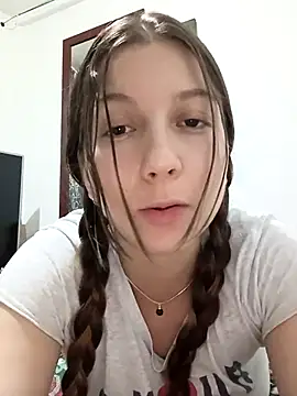 Arianna Moss online show from 8, 11, 2025