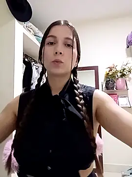 Arianna Moss online show from 10, 4, 2026