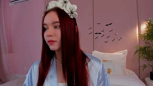 NoraHaynes online show from 27, 10, 2025