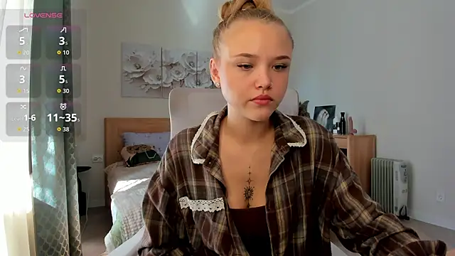 Snapshot of flooora_0 chatting on 16, 7, 2026 flooora 0 online show from 16, 7, 2026