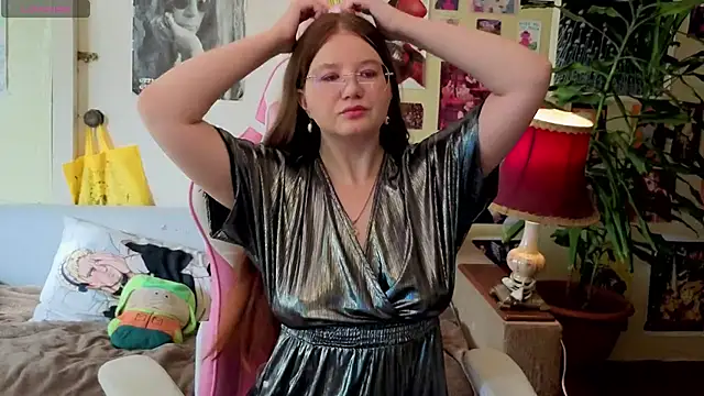 Sienna-Cow online show from 4, 10, 2025