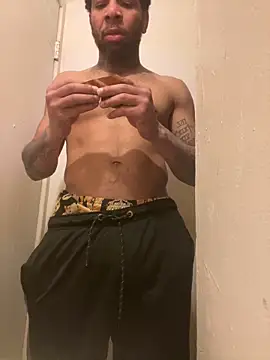 Snapshot of 1mistaGoodWood chatting on 8, 4, 2026 1mistaGoodWood online show from 8, 4, 2026