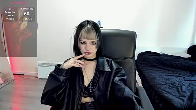 LiyaLuna online show from 10, 10, 2025