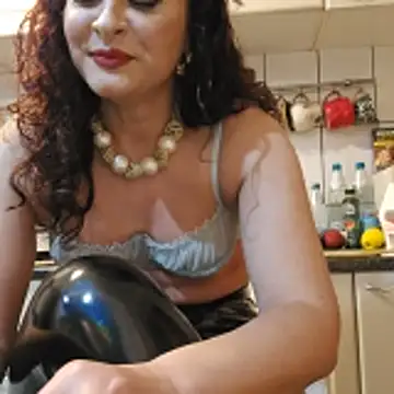 Snapshot of ShineBright88 chatting on 10, 11, 2025 ShineBright88 online show from 10, 11, 2025