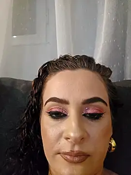 Snapshot of ShineBright88 chatting on 19, 11, 2025 ShineBright88 online show from 19, 11, 2025