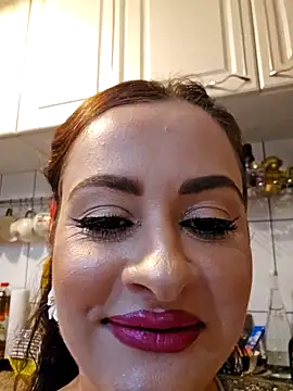 Snapshot of ShineBright88 chatting on 6, 1, 2026 ShineBright88 online show from 6, 1, 2026