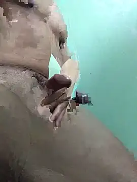 Snapshot of Huynh-duc-huy chatting on 15, 10, 2025 Huynh-duc-huy online show from 15, 10, 2025