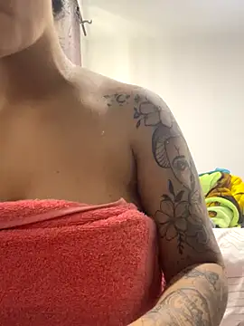 AmyMartinelli online show from 23, 10, 2025