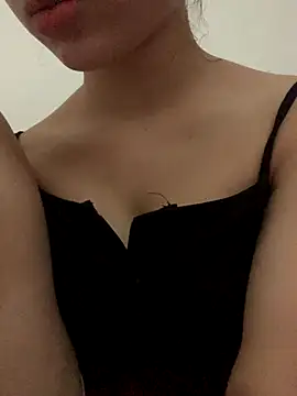 Snapshot of Nguyenha11 chatting on 6, 10, 2025 Nguyenha11 online show from 6, 10, 2025