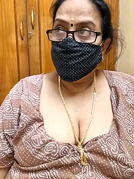 Snapshot of heera-rani chatting on 1, 2, 2026 heera-rani online show from 1, 2, 2026