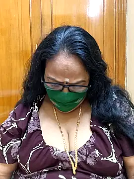 Snapshot of heera-rani chatting on 15, 2, 2026 heera-rani online show from 15, 2, 2026