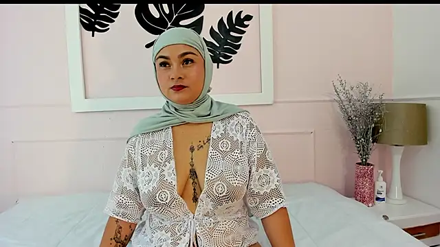 azaharaaa  online show from 30, 9, 2025