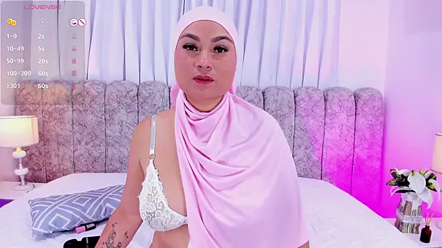 Snapshot of azaharaaa_ chatting on 2, 5, 2026 azaharaaa online show from 2, 5, 2026