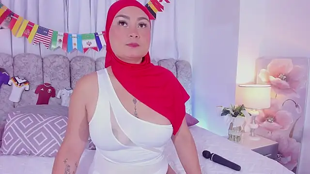 Snapshot of azaharaaa_ chatting on 19, 6, 2026 azaharaaa online show from 19, 6, 2026