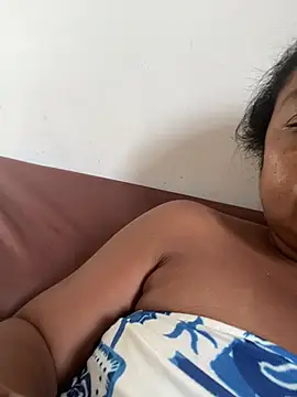 Kamilinha2 online show from 24, 2, 2026