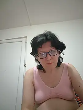 Vera Elle online show from 5, 4, 2026