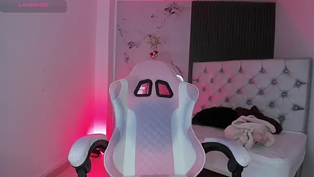 chloesagee online show from 13, 12, 2025