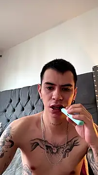 Snapshot of chris_suarez chatting on 15, 7, 2026 chris suarez online show from 15, 7, 2026