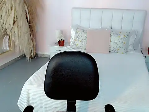 nathalialoes1 online show from 2, 10, 2025