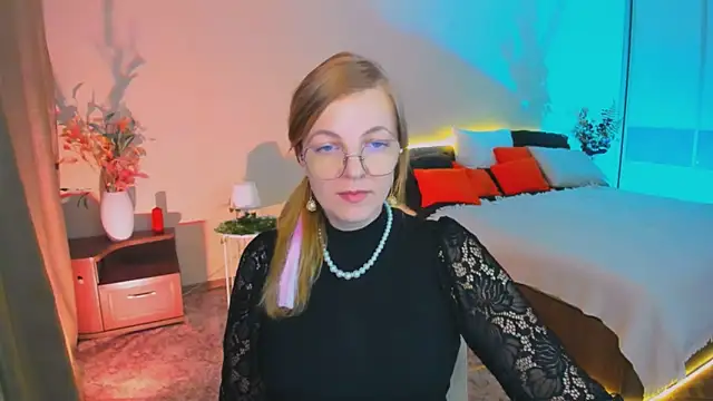 YourUniverser online show from 4, 11, 2025