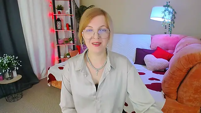 Snapshot of YourUniverser chatting on 29, 6, 2026 YourUniverser online show from 29, 6, 2026