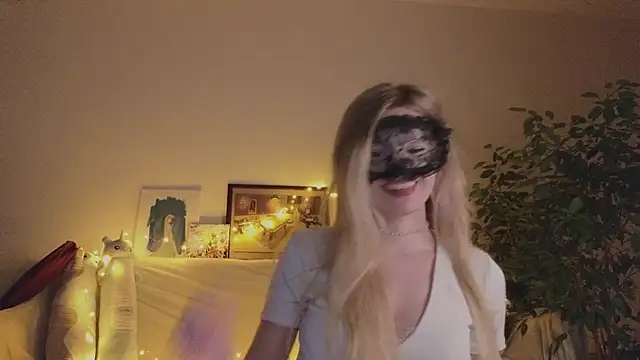 Pixxxis online show from 10, 7, 2026
