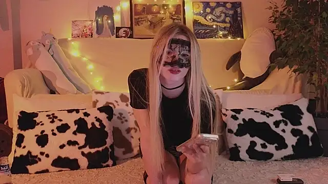 Pixxxis online show from 31, 7, 2026