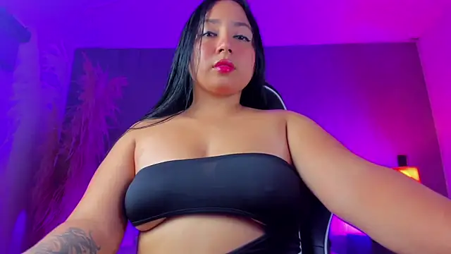 Snapshot of luccia_smith chatting on 13, 5, 2026 luccia smith online show from 13, 5, 2026
