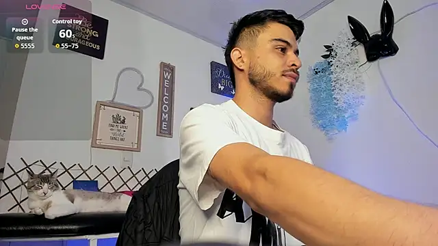 Snapshot of Bastian_MCcormick chatting on 5, 7, 2026 Bastian MCcormick online show from 5, 7, 2026