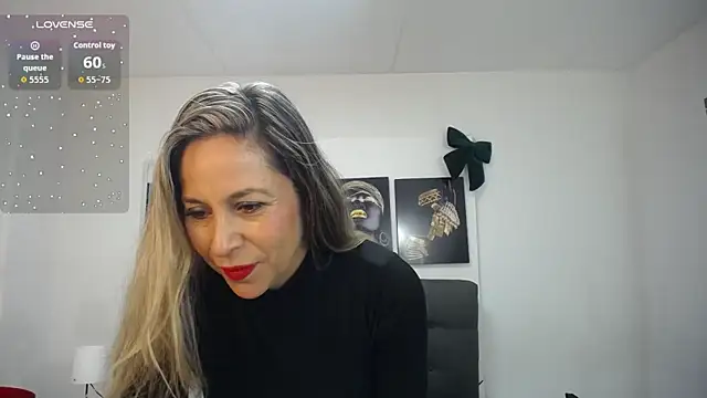 Snapshot of DianaPearls chatting on 16, 12, 2025 DianaPearls online show from 16, 12, 2025