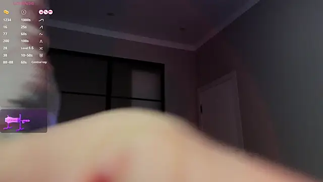 Snapshot of lunajii chatting on 15, 10, 2025 lunajii online show from 15, 10, 2025