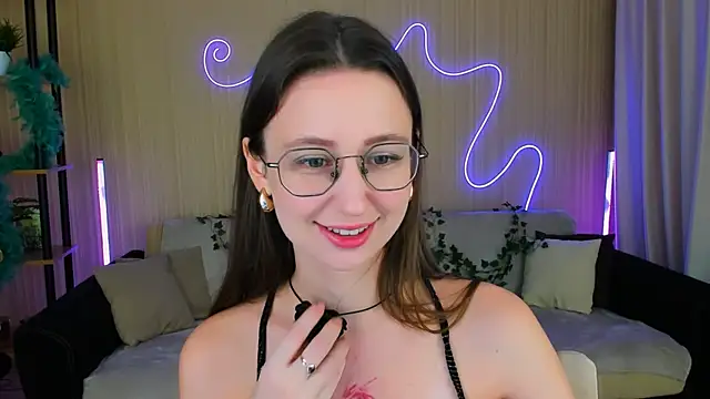 YourLovellyStory online show from 10, 11, 2025