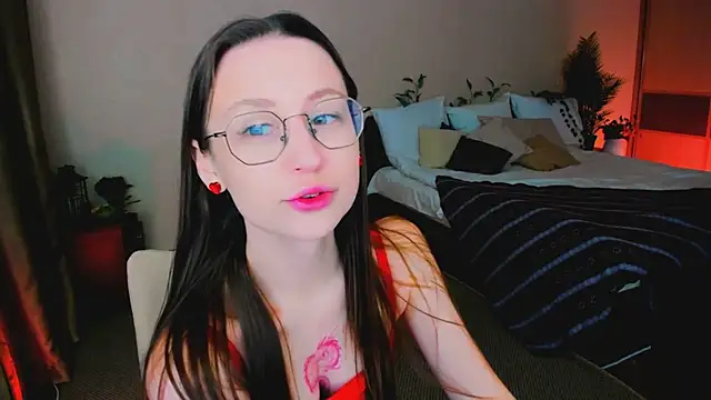 YourLovellyStory online show from 10, 2, 2026