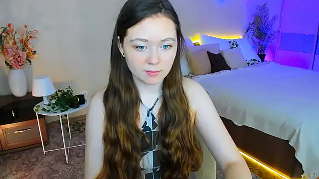 AlluringLookk online show from 5, 10, 2025